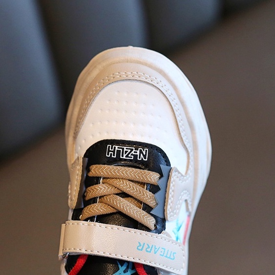 Giày Thể Thao Cho Bé Từ 1-7 Tuổi Phong Cách Mới 2022 Quai Ngang Đế Êm Nhẹ Họa Tiết Ngôi Sao (TH-710)