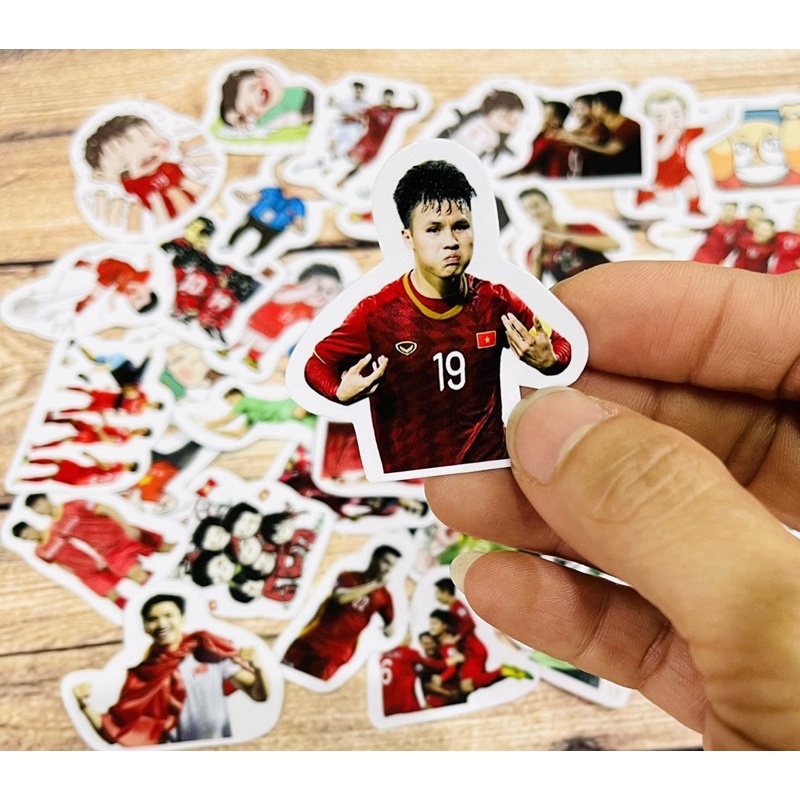 32 Sticker cầu thủ bóng đá Việt Nam /hình dán đội tuyển bóng đá Việt Nam