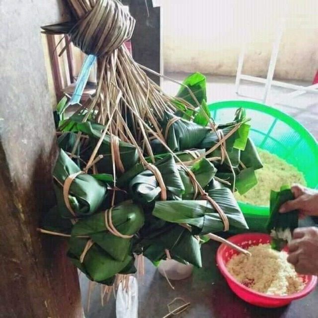 Xâu 12 cái bánh ú nước tro