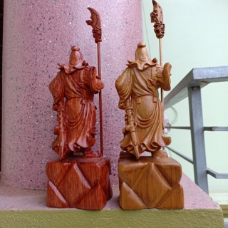 Quan công gỗ hương