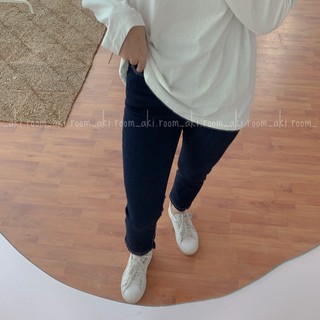 Quần jeans chỉ nổi ống đứng