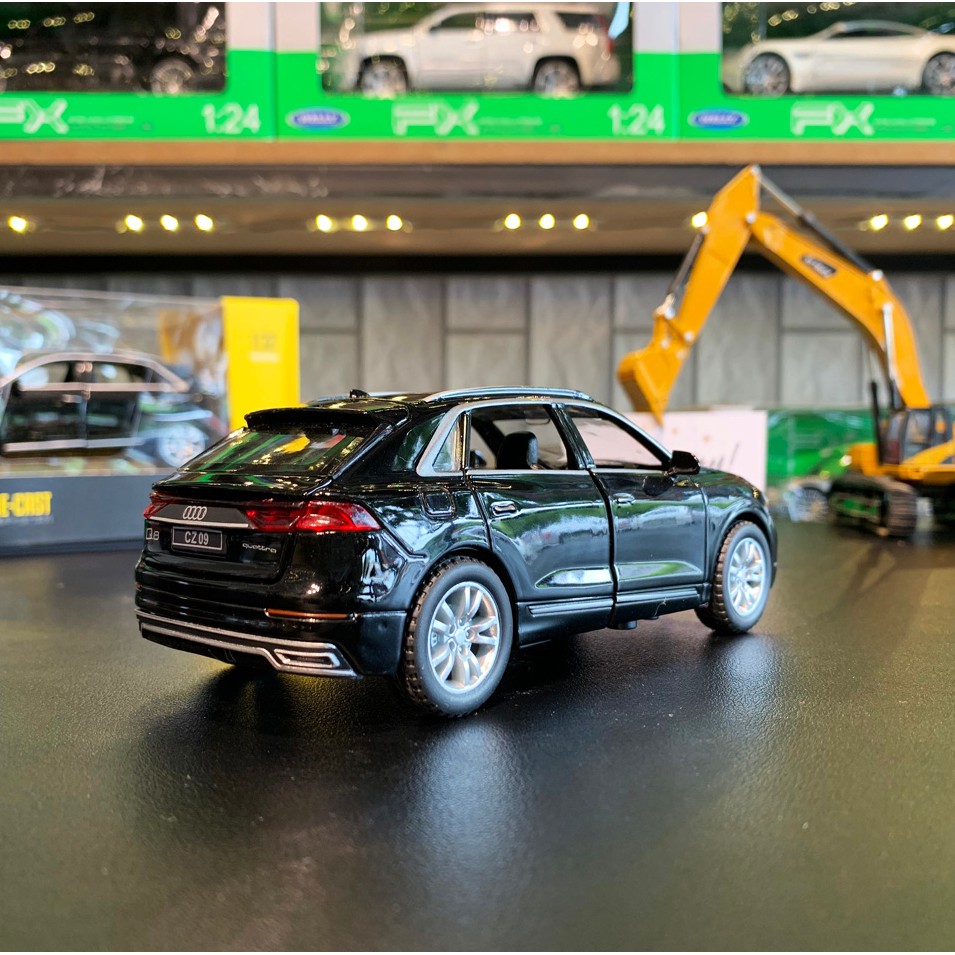 Xe mô hình hợp kim Audi Q8 tỉ lệ 1:32 CHEZHI màu đen