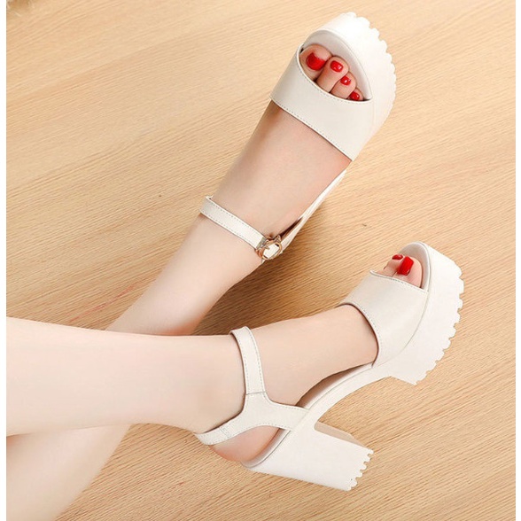 Dày sandanl cao gót đế thô quai bản
