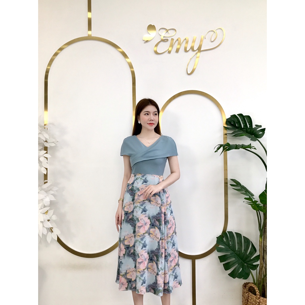 Đầm Xòe Phối Tay Choàng Có Túi EMY EM6600