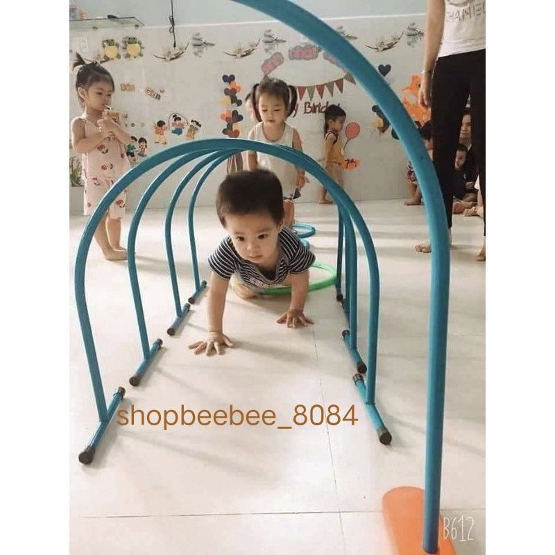 cổng chui sắt cho bé mầm non 2 size
