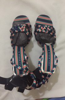 Zara authentic có sẵn sz 35