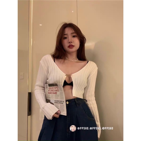 Áo Len Ngắn Cài Kim Băng Sành Điệu, Len Dài Tay Mix Ngoài Bikini hoặc Mix Jean đều chất nhé