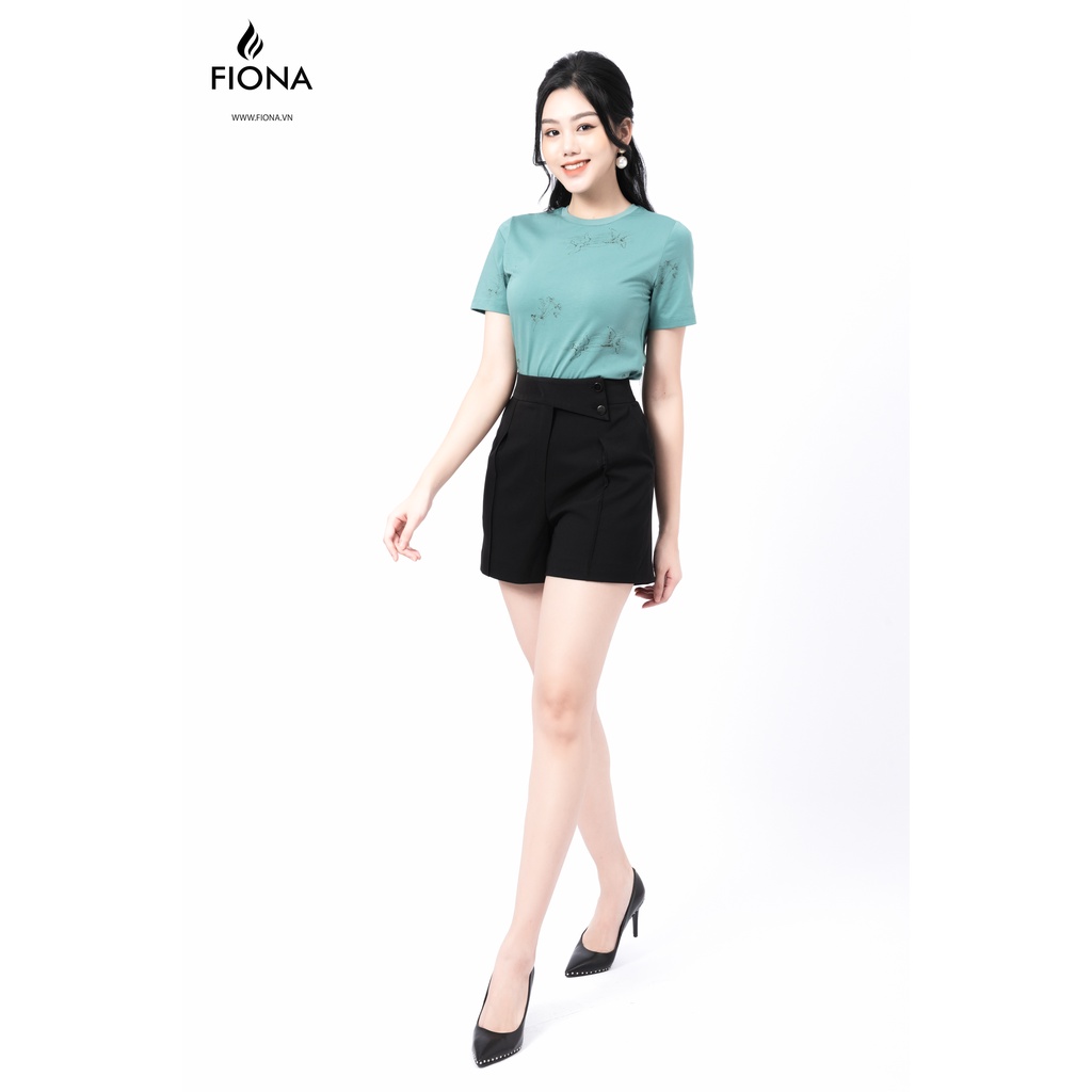 Quần Short nữ FIONA, xếp ly trước cạp lệch đính cúc F351003