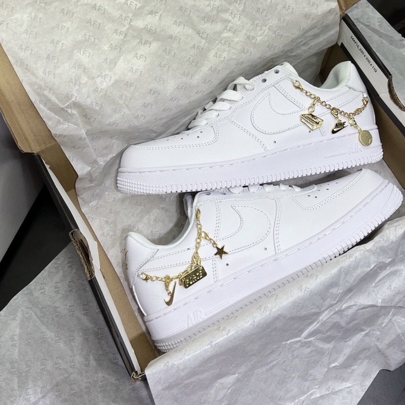 Giày AF1 trắng full móc kim loại trăng sao, giày Air force 1 trắng classic mới full box bảo vệ
