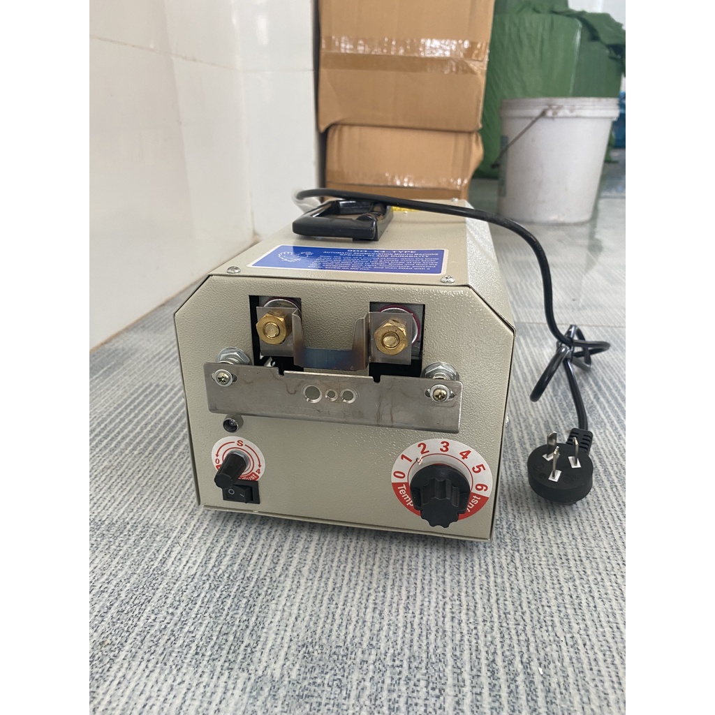 Máy cắt mỏ gà vịt