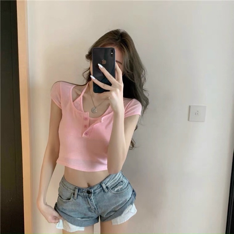 ÁO CROPTOP TÀ BẦU NÚT CÀI GIẢ DÂY CHOÀNG CỔ