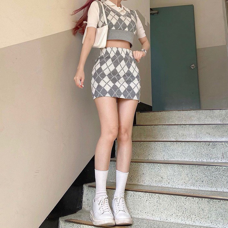 Set váy nữ kẻ xám 3 món áo dài tay ôm body mặc tôn dáng/ Set áo gile cổ V kèm áo crt cúc cài và chân váy chữ A_kudoshop | BigBuy360 - bigbuy360.vn