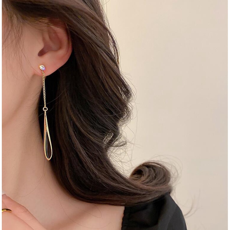 Bộ Khuyên Tai Dáng Dài Bằng Kim Loại Đính Kim Cương Hình Giọt Nước Nước Dầu Hàn Quốc