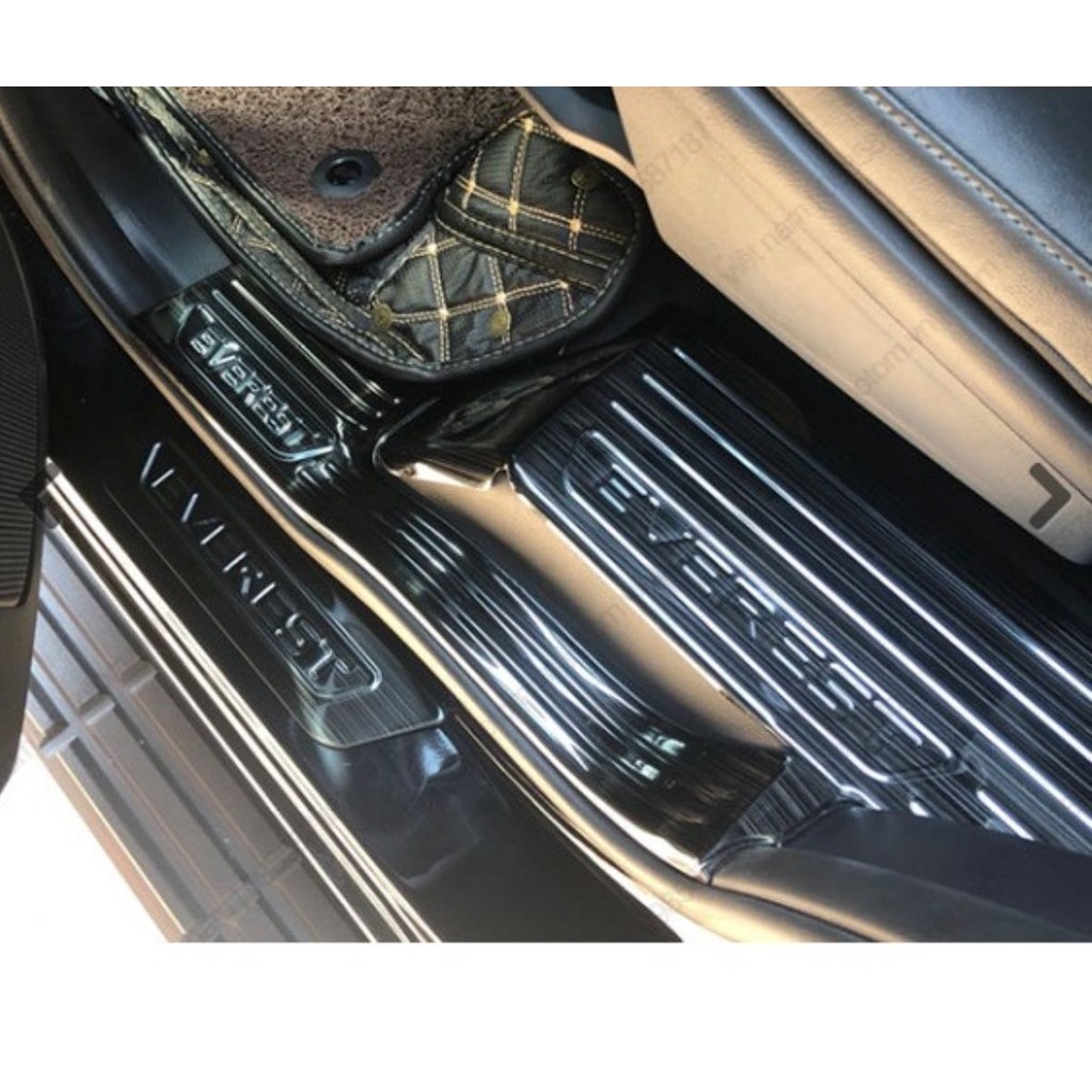 Bộ ốp bậc cửa TITAN trong ngoài cho xe Ford Everest 2016-2021