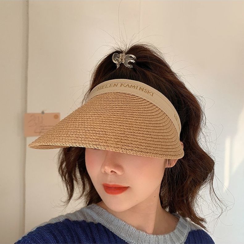 Mũ Cói Du Lịch Hở Chóp Đầu Phối Vòng Màu Kem Thêu Chữ P2160