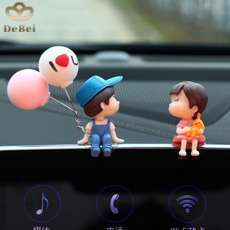 Đồ trang trí cặp đôi hoạt hình Xe ô tô điện trang trí sáng tạo Búp bê nam và nữ hôn cặp đôi búp bê bong bóng Quà tặng trang trí ô tô Phụ kiện quay số