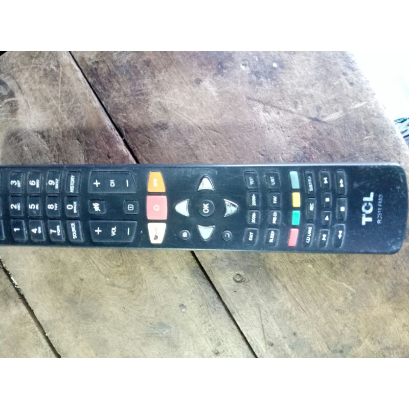 TCL L40S62 remote củ zin đời có mạng internet còn được các nút ok sài bình thường như hình,cho a,em 