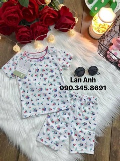 Thảm lông màu trắng
