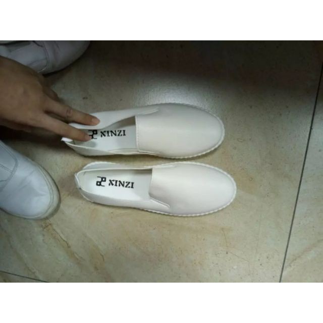 [Hàng quảng châu] Giày slip on da mềm, giày màu trắng, G01 | BigBuy360 - bigbuy360.vn