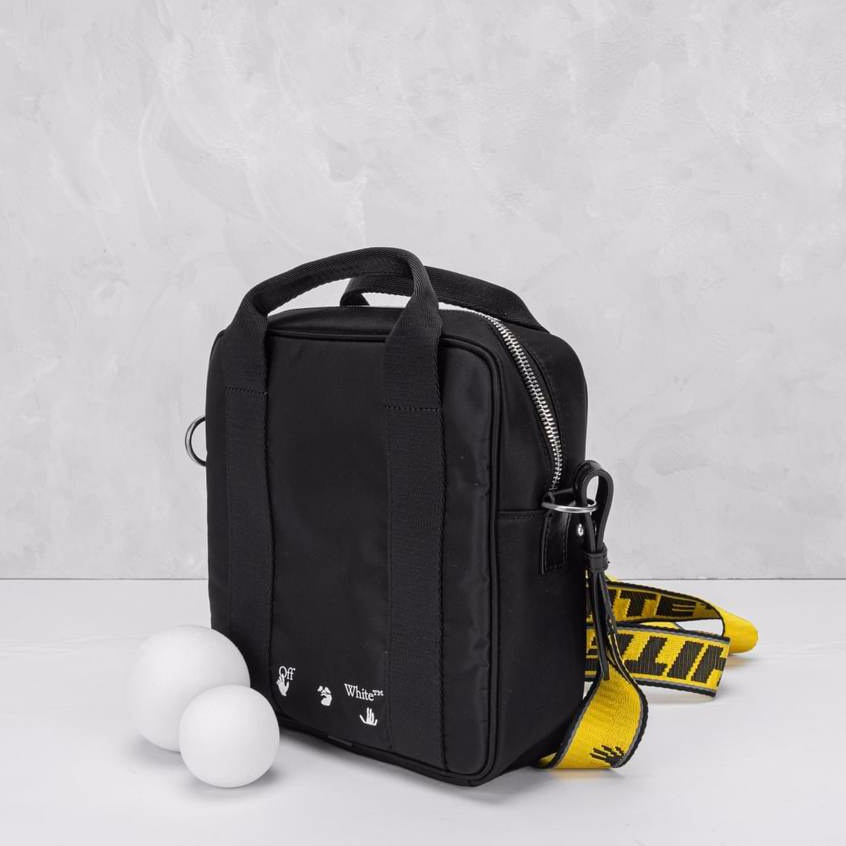 Túi đeo chéo Off White hands off logo crossbody bag ss22