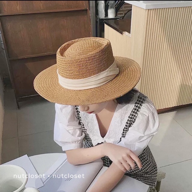 Mũ cói đi biển mẫu mới( phối đồ siêu sang chảnh- 2 màu đen- trắng)b