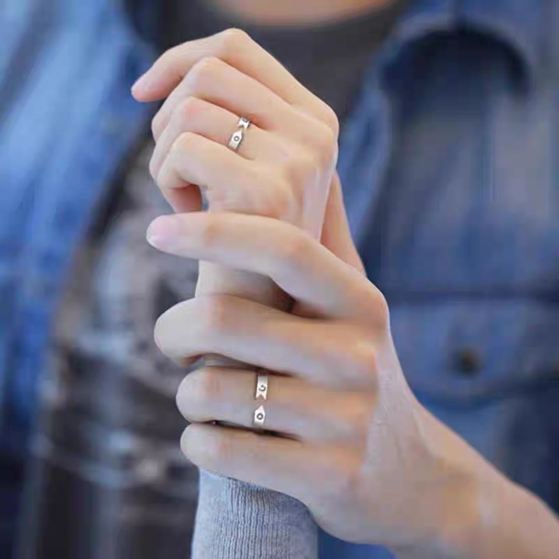 Nhẫn cặp đôi mũi tên tình yêu