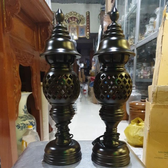 Cặp đèn gỗ tràm bông vàng màu đen