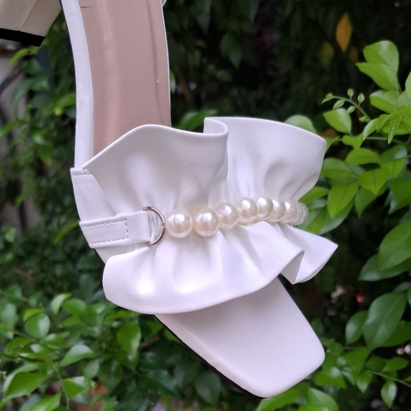 Giày sandal cao gót big size ngoại cỡ số lớn size lớn 40 42 42 43 màu trắng và màu đen cao 7 phân