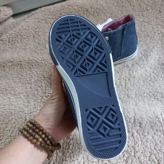 Giày bốt bé gái thêu
