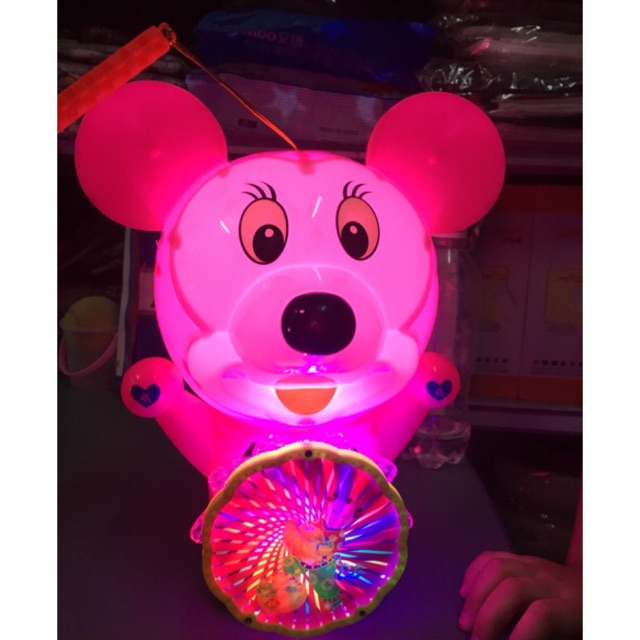 Đèn trung thu hình chuột micky to đại ôm trống có nhạc có đèn, biết đi