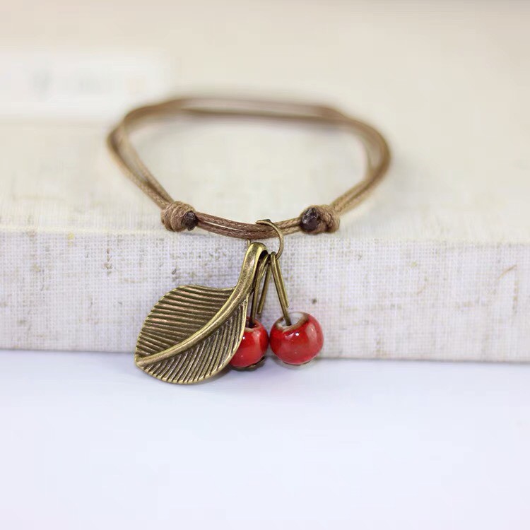 Vòng tay, lắc tay cổ trang quả cherry đỏ lá vàng handmade xinh xắn VT02