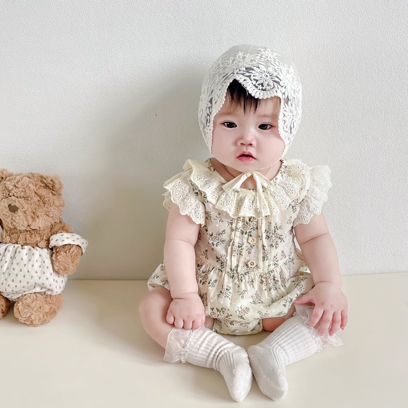Bộ Áo Liền Quần Ngắn Tay Phối Ren Hoa Dễ Thương Cho Bé Gái Sơ Sinh