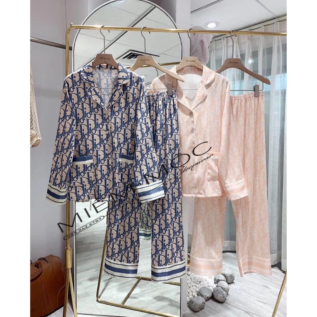 Bộ pijama, đồ bộ ngủ lụa gấm cao cấp mềm mịn, không xù,hoạ tiết chữ sang chảnh, độc lạ | BigBuy360 - bigbuy360.vn