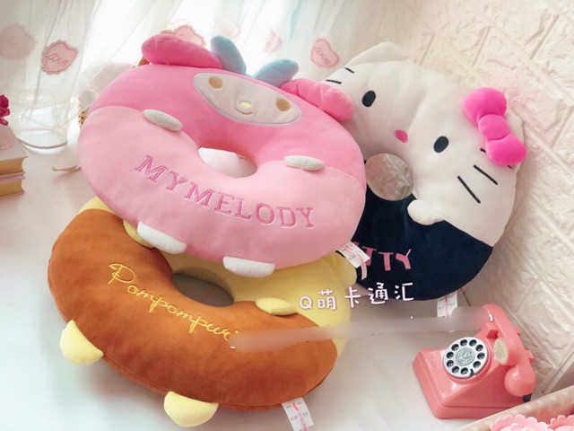 GỐI DONUT HELLO KITTY