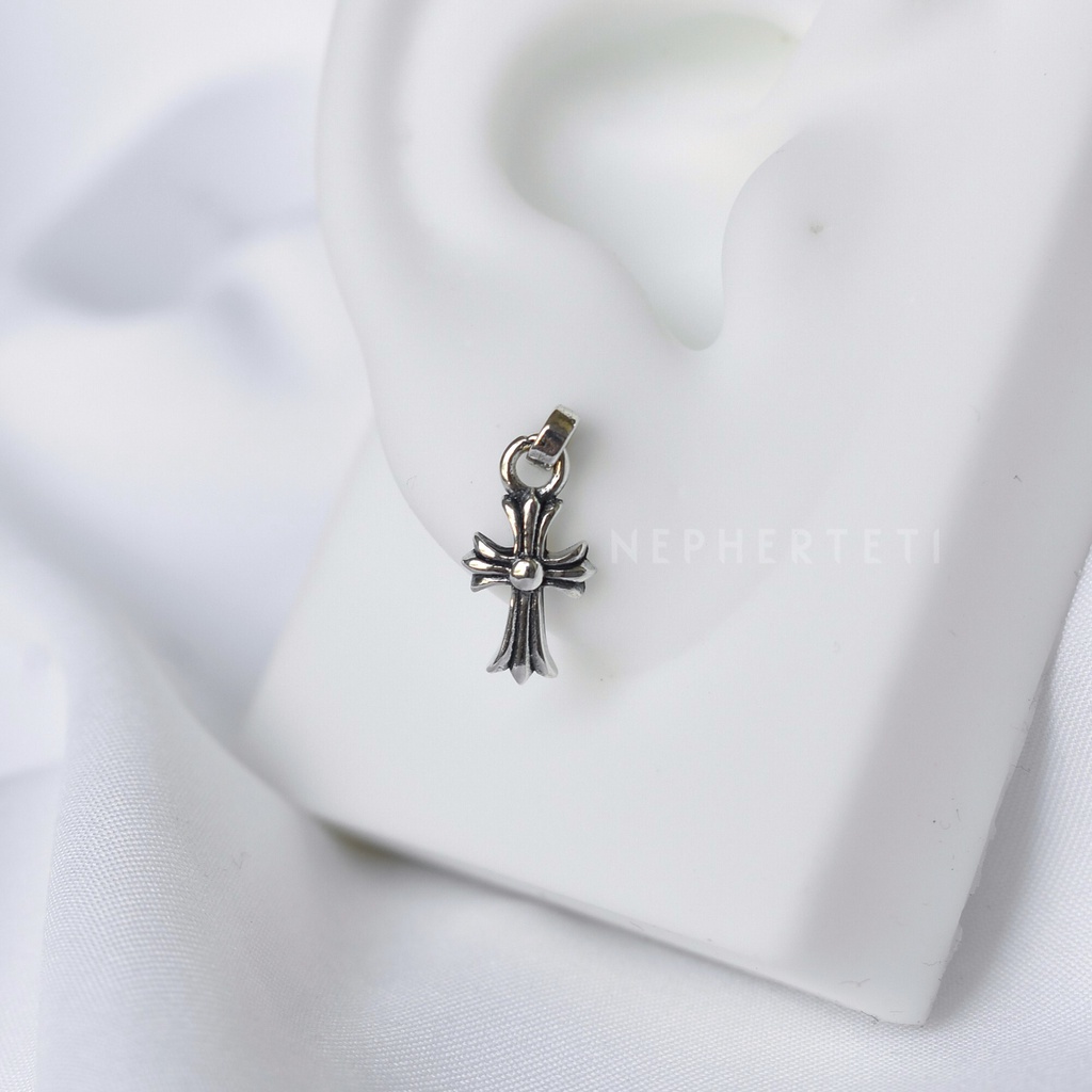 Khuyên tai bạc 925 mini - Khuyên charm thánh giá chrome unisex  - Nepherteti