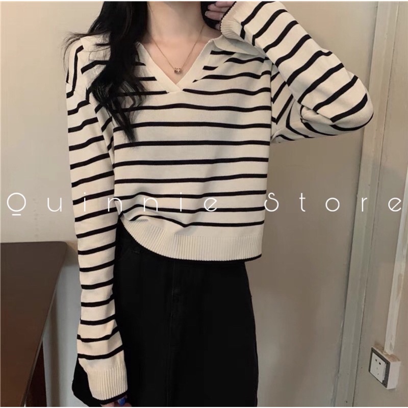 Áo len kẻ ngang đen trắng cổ chữ V dài tay