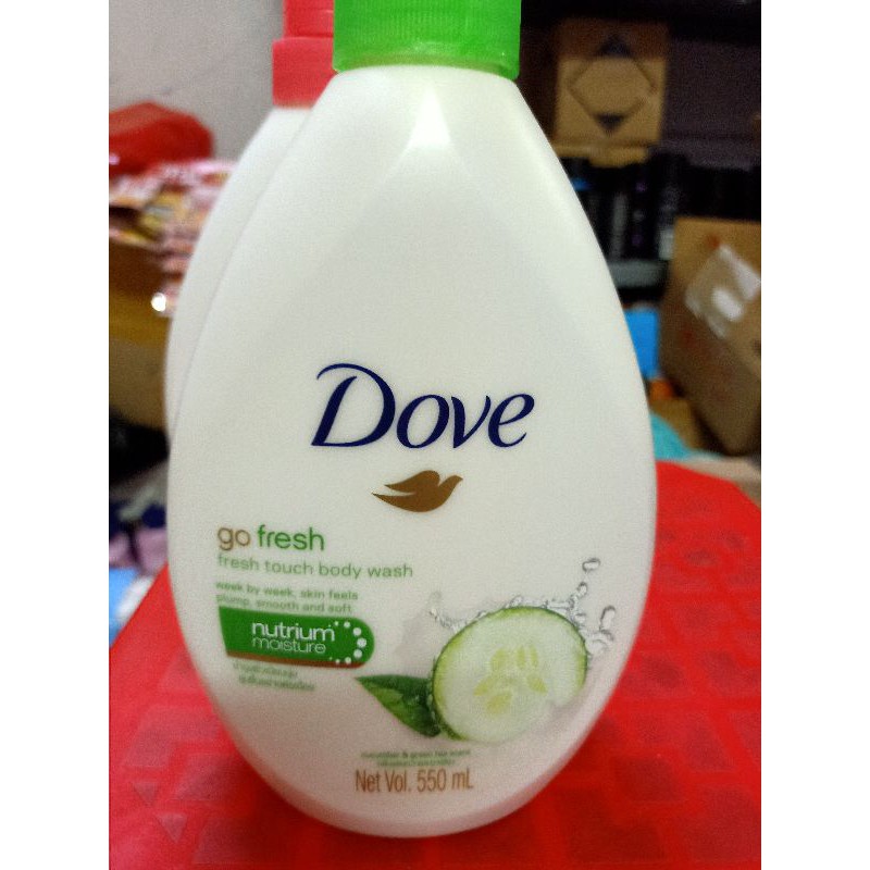 Sữa tắm dưỡng ẩm Dove Hương Lựu và dưa leo 550ml