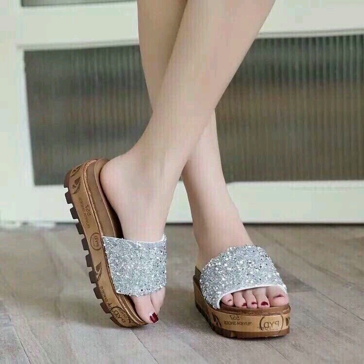 DÉP QUAI NGANG KIM SA ĐẾ XUỒNG GỖ