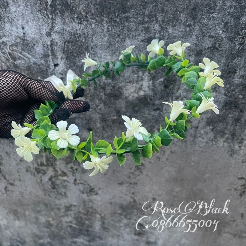 ( Ảnh mẫu đeo cuối) vòng hoa kỉ yếu lá đơn giản mà xinh xắn mã Gt-8