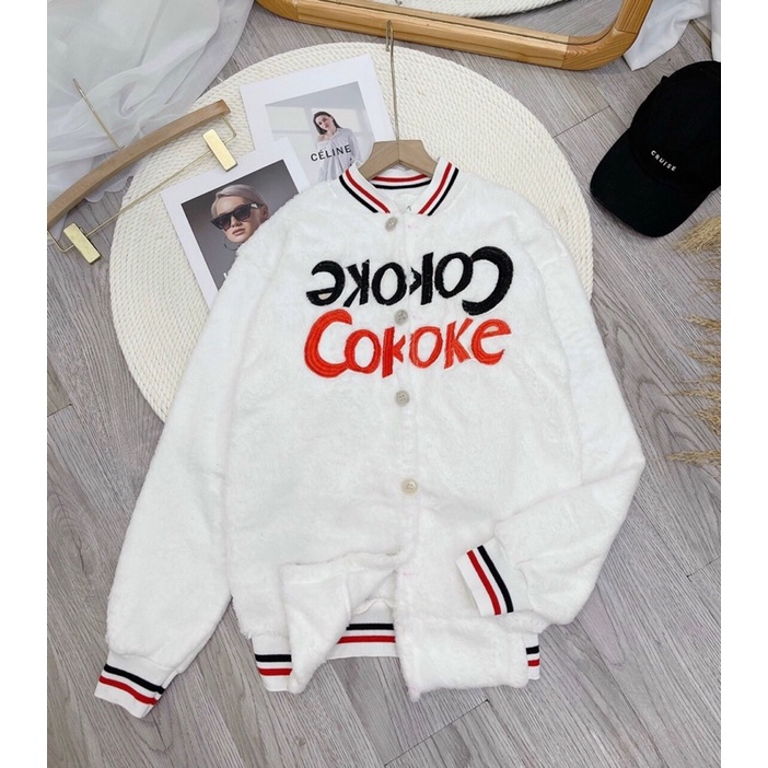 Áo khoác  lông cừu trắng chữ đỏ | BigBuy360 - bigbuy360.vn