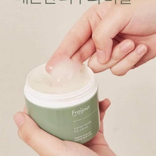 Kem dưỡng thảo mộc