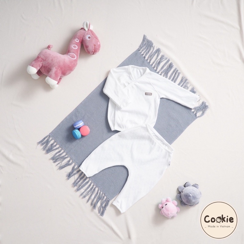 Bộ dài tay vạt chéo COOKIE len tuyết thu đông mềm mịn, ấm áp cho bé CO1011