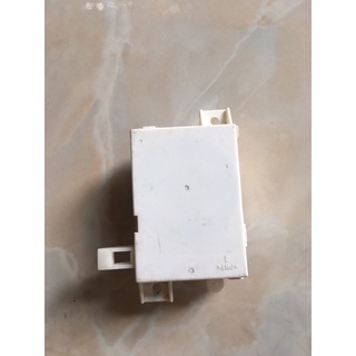 Công tắc cửa máy giặt toshiba a800/e920/b1000/b1100,