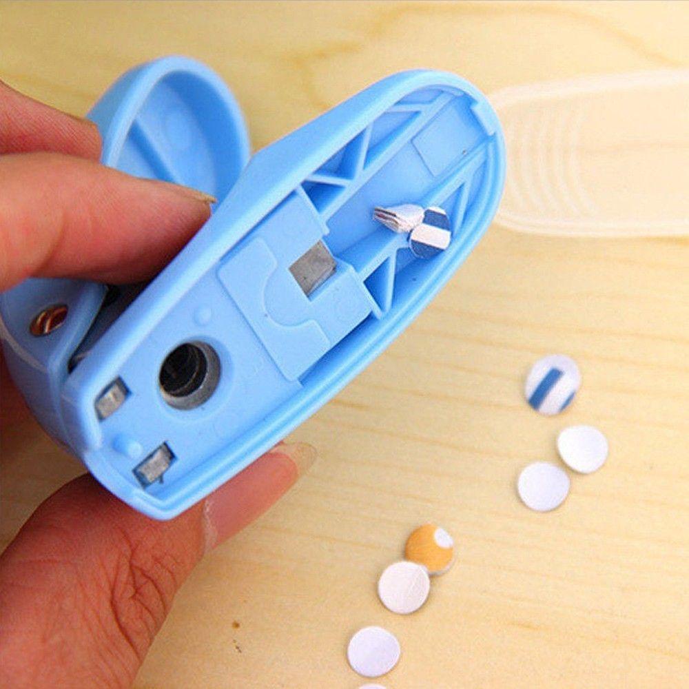 Augustina Đục Lỗ Làm Thẻ Thủ Công DIY Cho Học Sinh