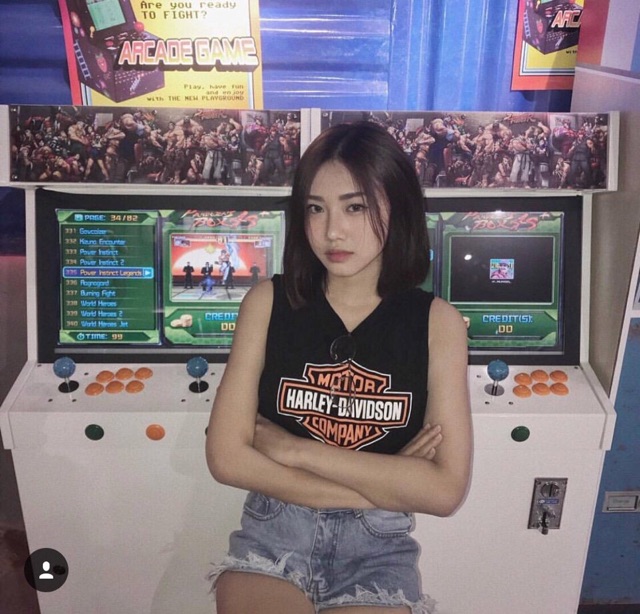 Áo crop sát nách logo cực chất [Hình sao hàng vậy