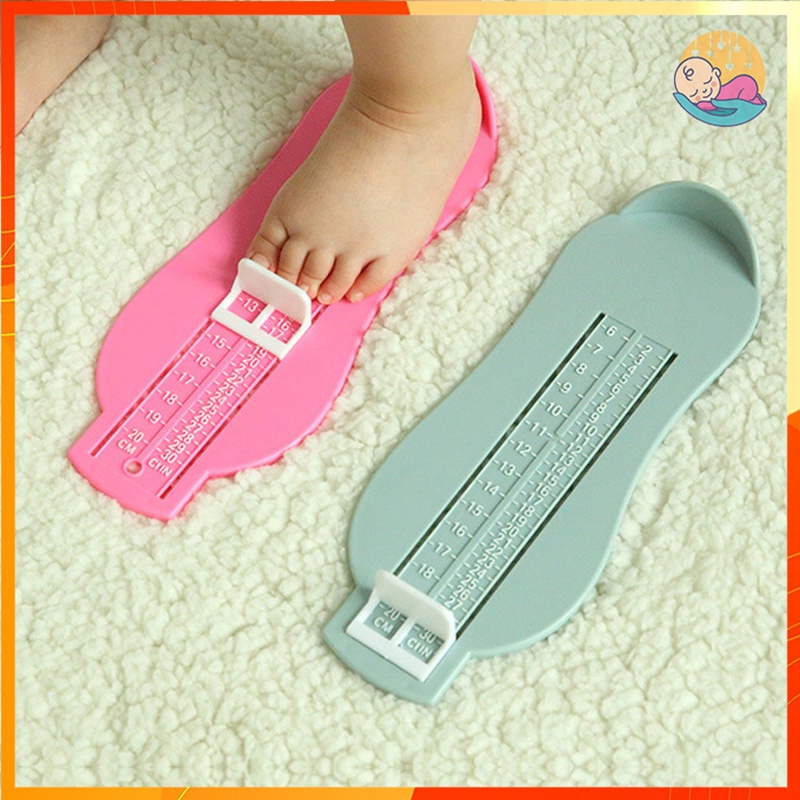 Thước đo kích thước bàn chân cho trẻ em chính xác khi mua giày dép