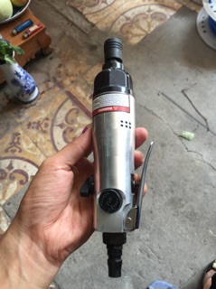 Máy bắn vít bằng hơi