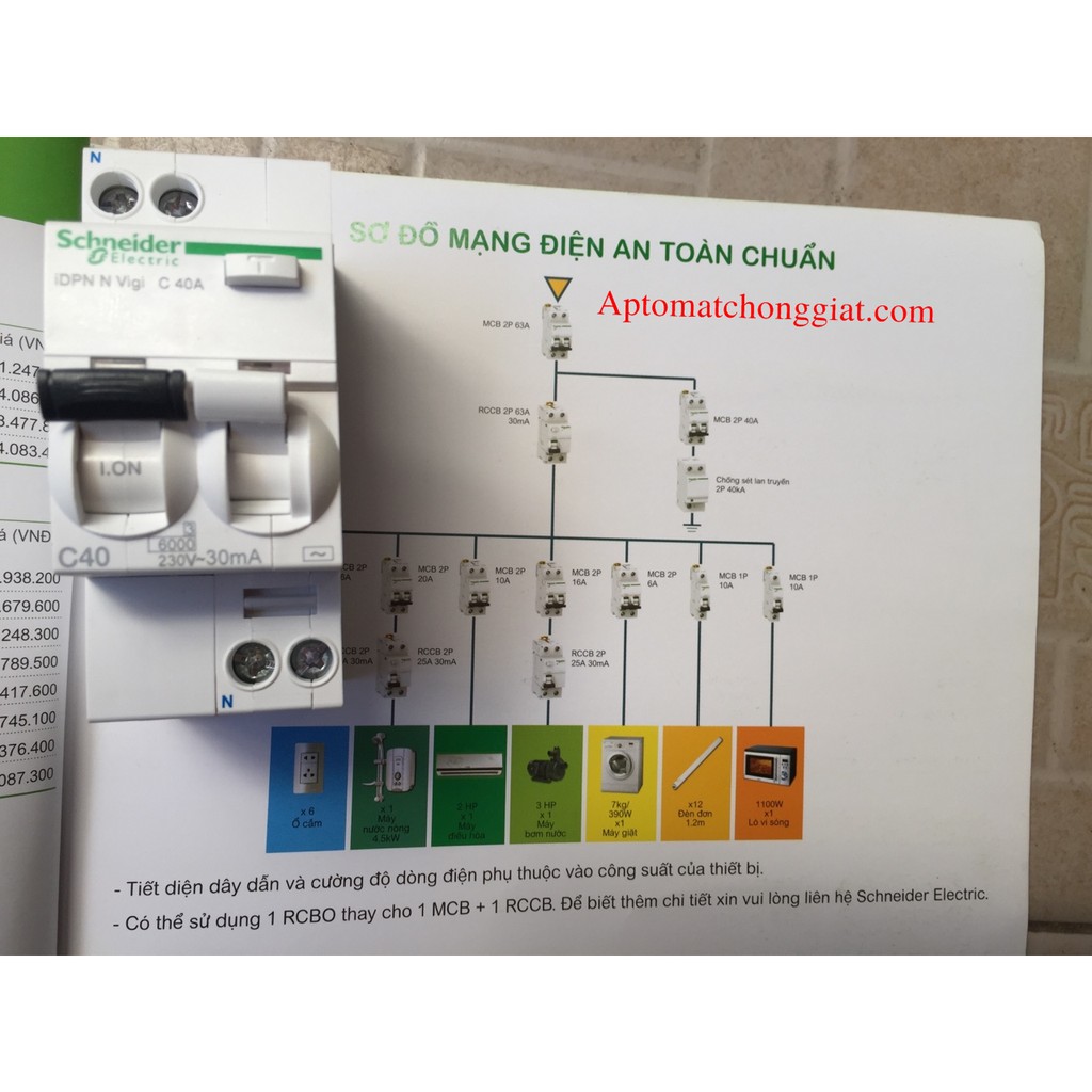Cầu Dao CAO CẤP Chống Dòng Rò (Chống Giật) RCBO Schneider  2P 30mA (tặng ốp bảo vệ) - Made In Spain