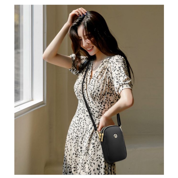 Túi đựng điện thoại đeo chéo mini nữ màu trơn dễ thương ví điện thoại thông minh da PU vân nổi 1155