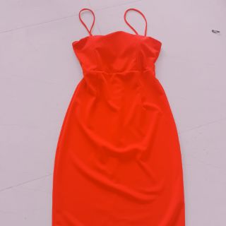 đầm body cúp nguc dây